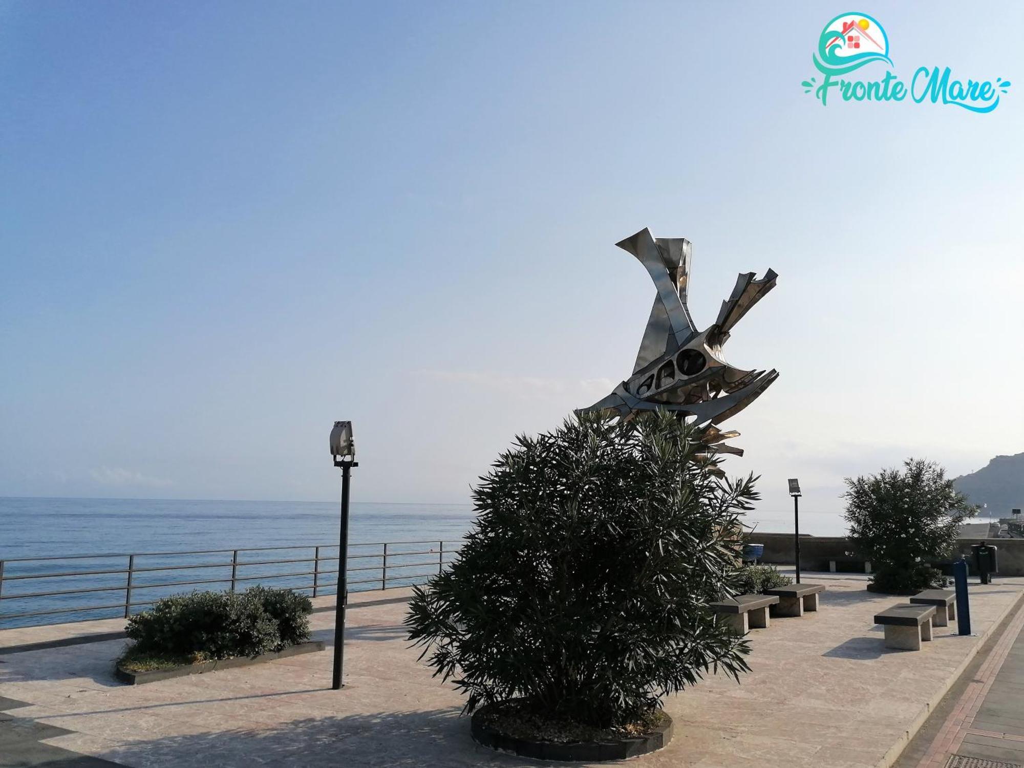 Casa Fronte Mare Villa Santa Teresa Di Riva Exteriör bild