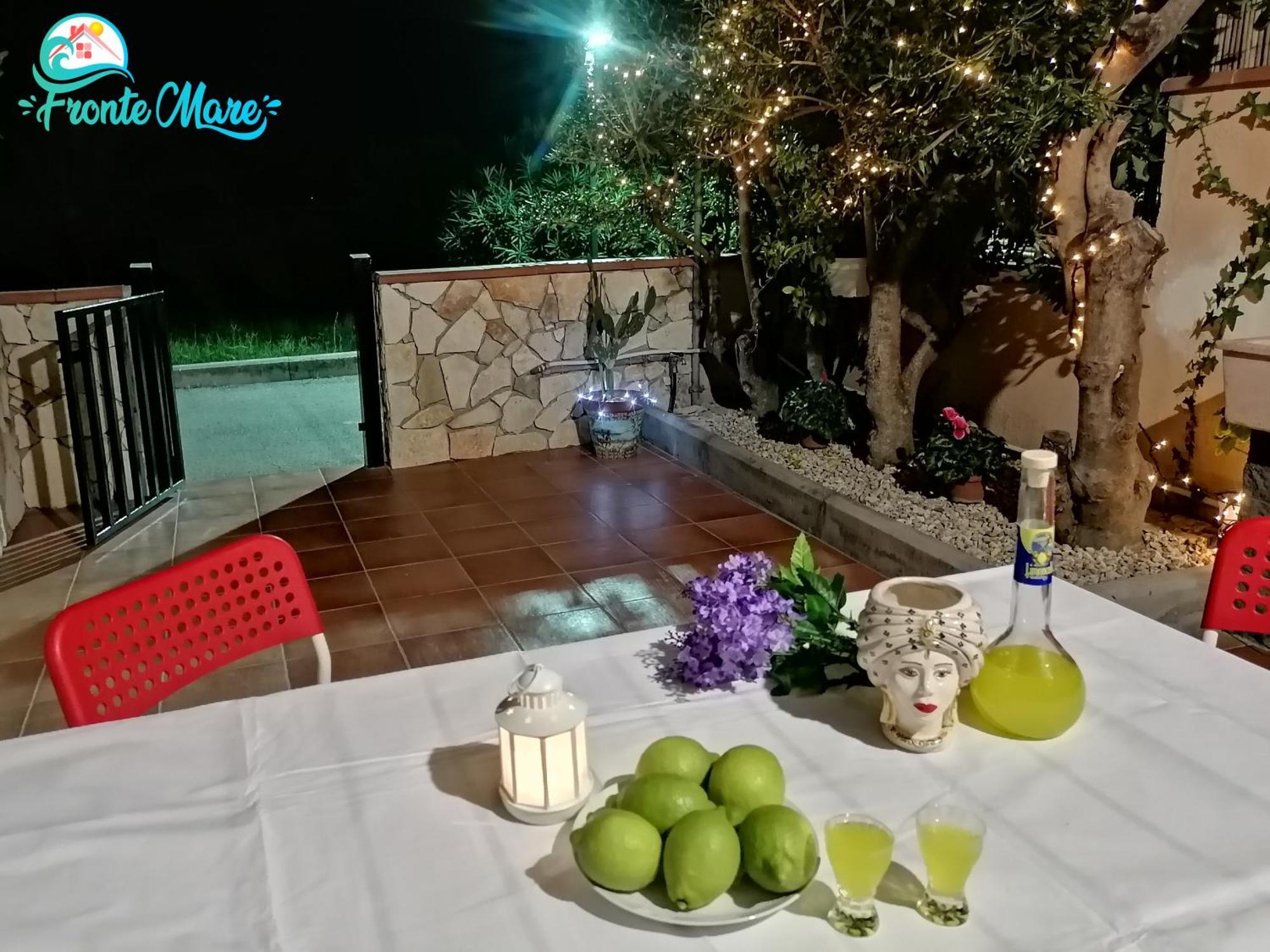 Casa Fronte Mare Villa Santa Teresa Di Riva Exteriör bild