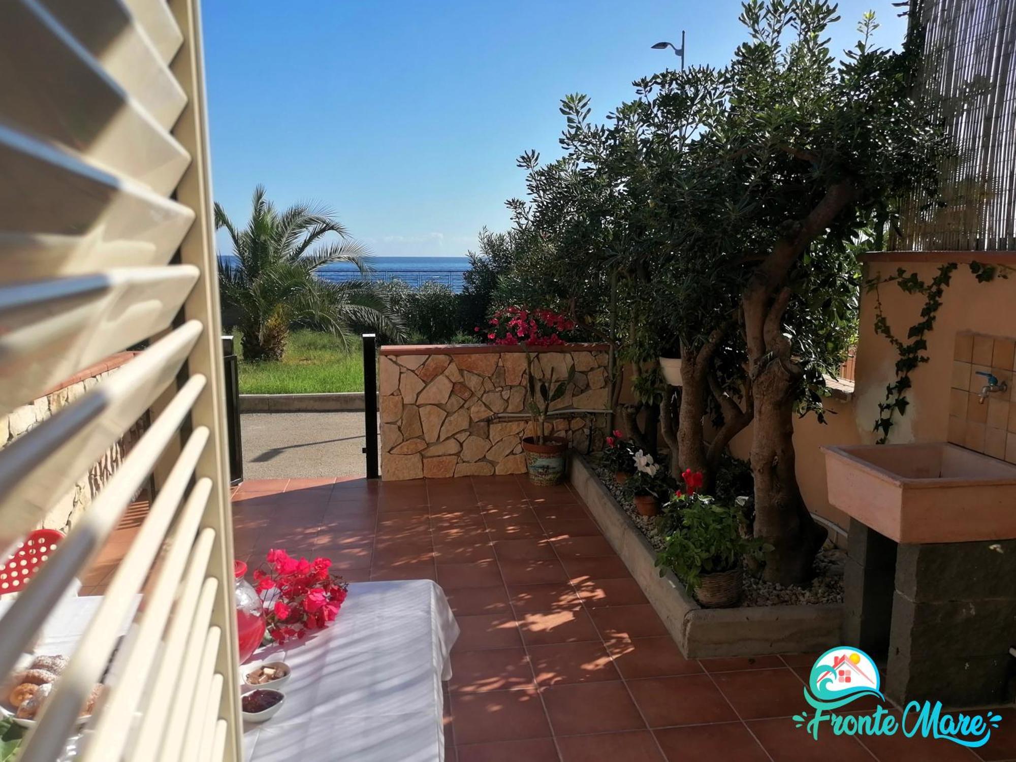 Casa Fronte Mare Villa Santa Teresa Di Riva Exteriör bild