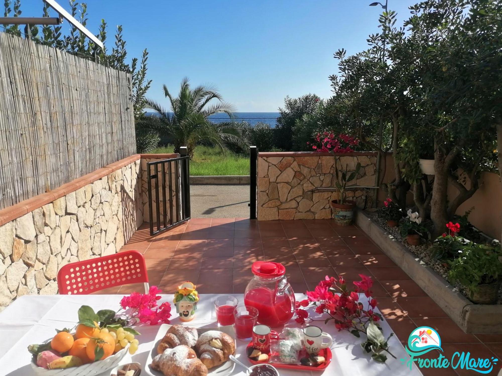 Casa Fronte Mare Villa Santa Teresa Di Riva Exteriör bild